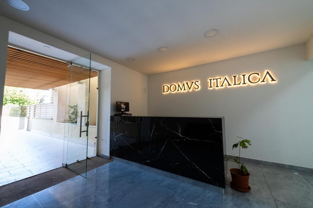 Domus Italica Apartment *