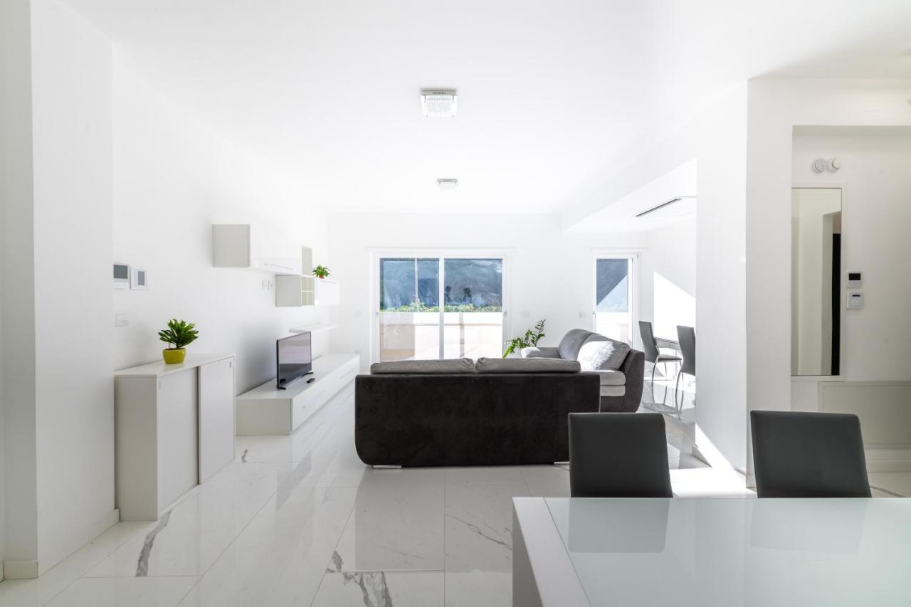 Domus Italica Apartment *